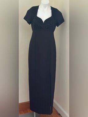 LIZ CLAIBORNE NIGHT Black Beaded Short-Sleeve Heart Shape Evening Gown Sz 12